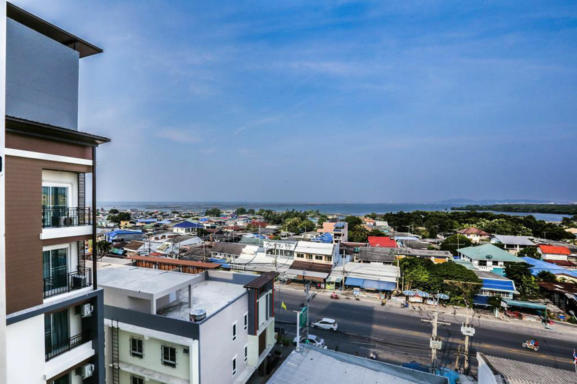 Central Place Serviced Apartment Angsila Çonburi Dış mekan fotoğraf