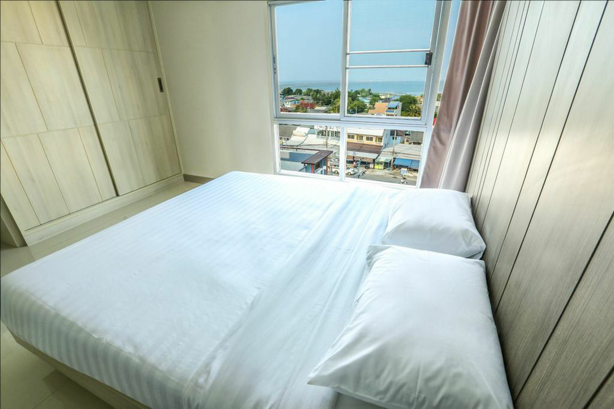 Central Place Serviced Apartment Angsila Çonburi Dış mekan fotoğraf