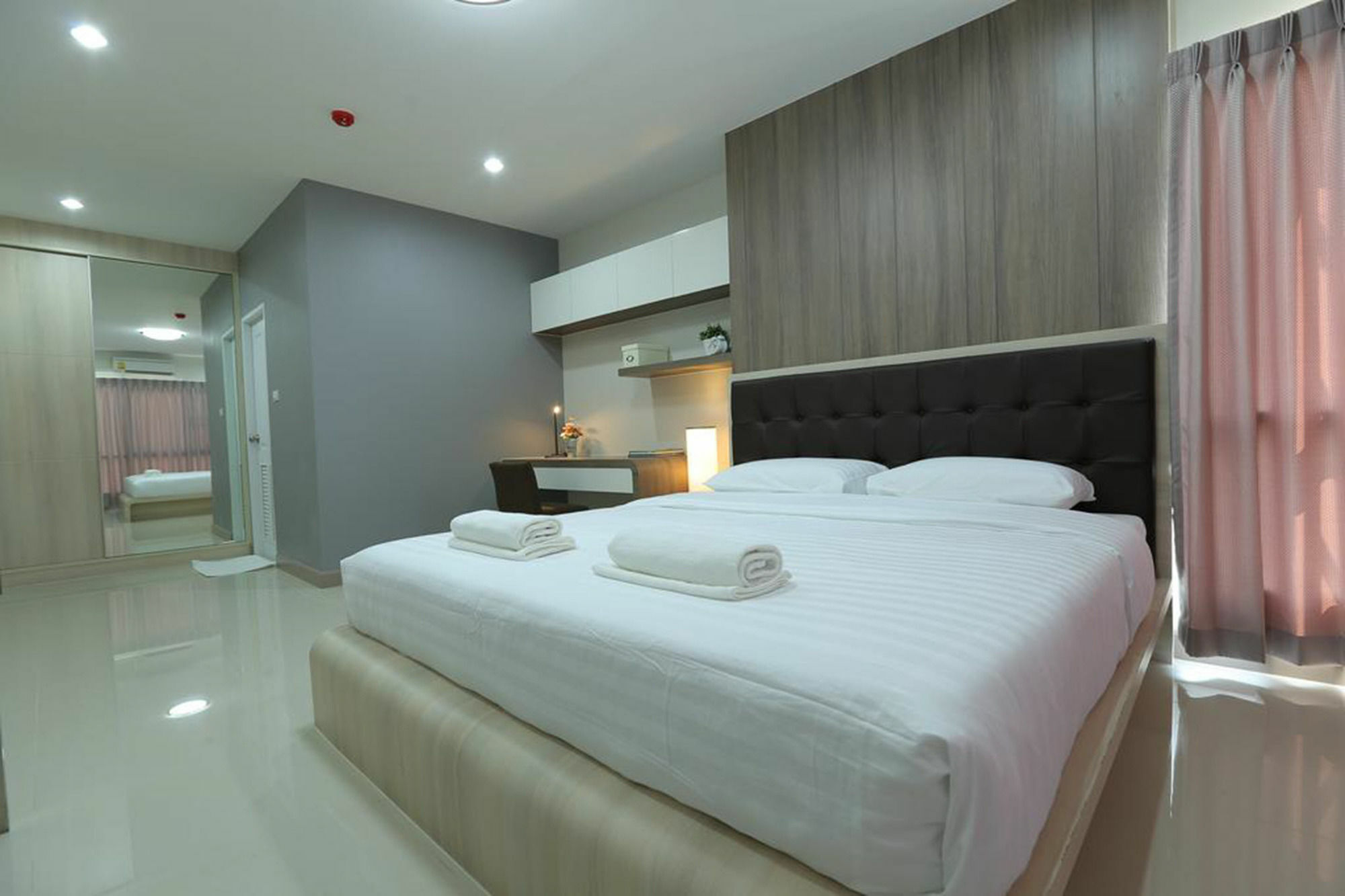 Central Place Serviced Apartment Angsila Çonburi Dış mekan fotoğraf