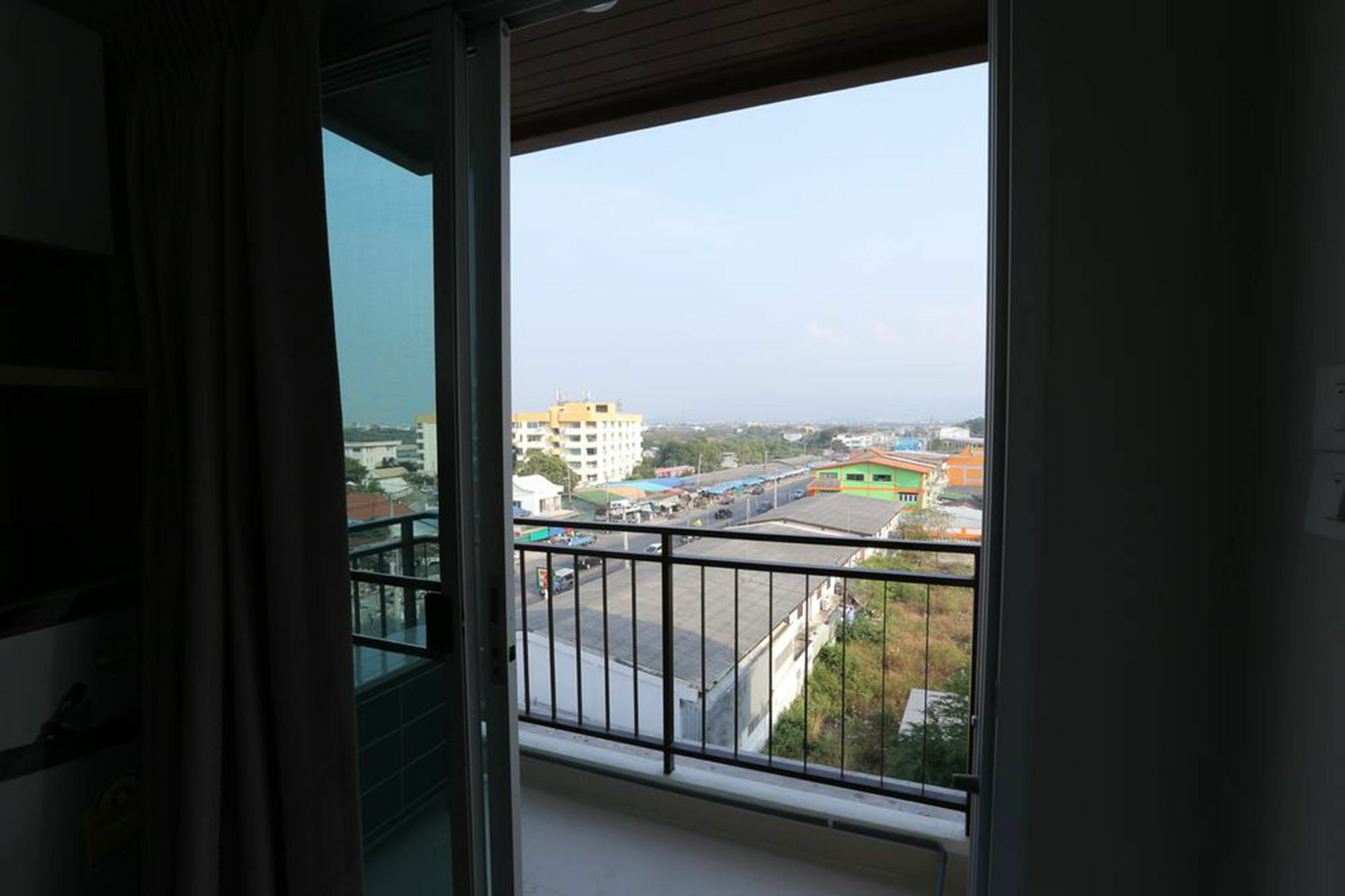Central Place Serviced Apartment Angsila Çonburi Dış mekan fotoğraf