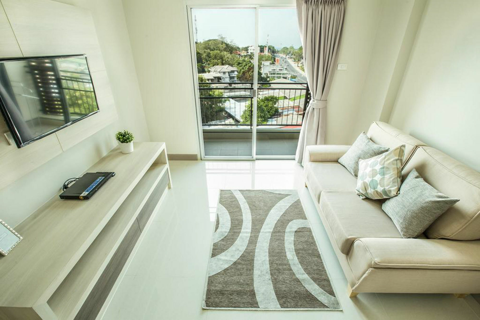 Central Place Serviced Apartment Angsila Çonburi Dış mekan fotoğraf